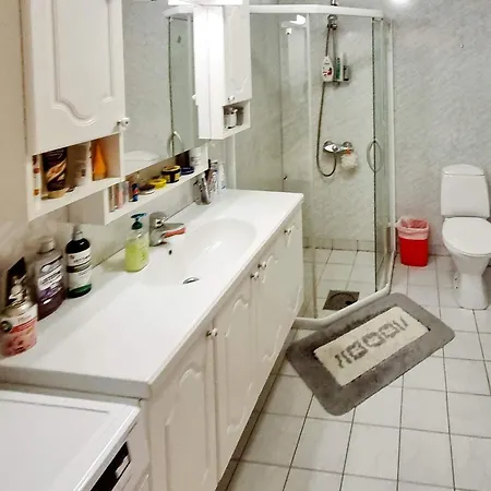 4 Person In Apartman